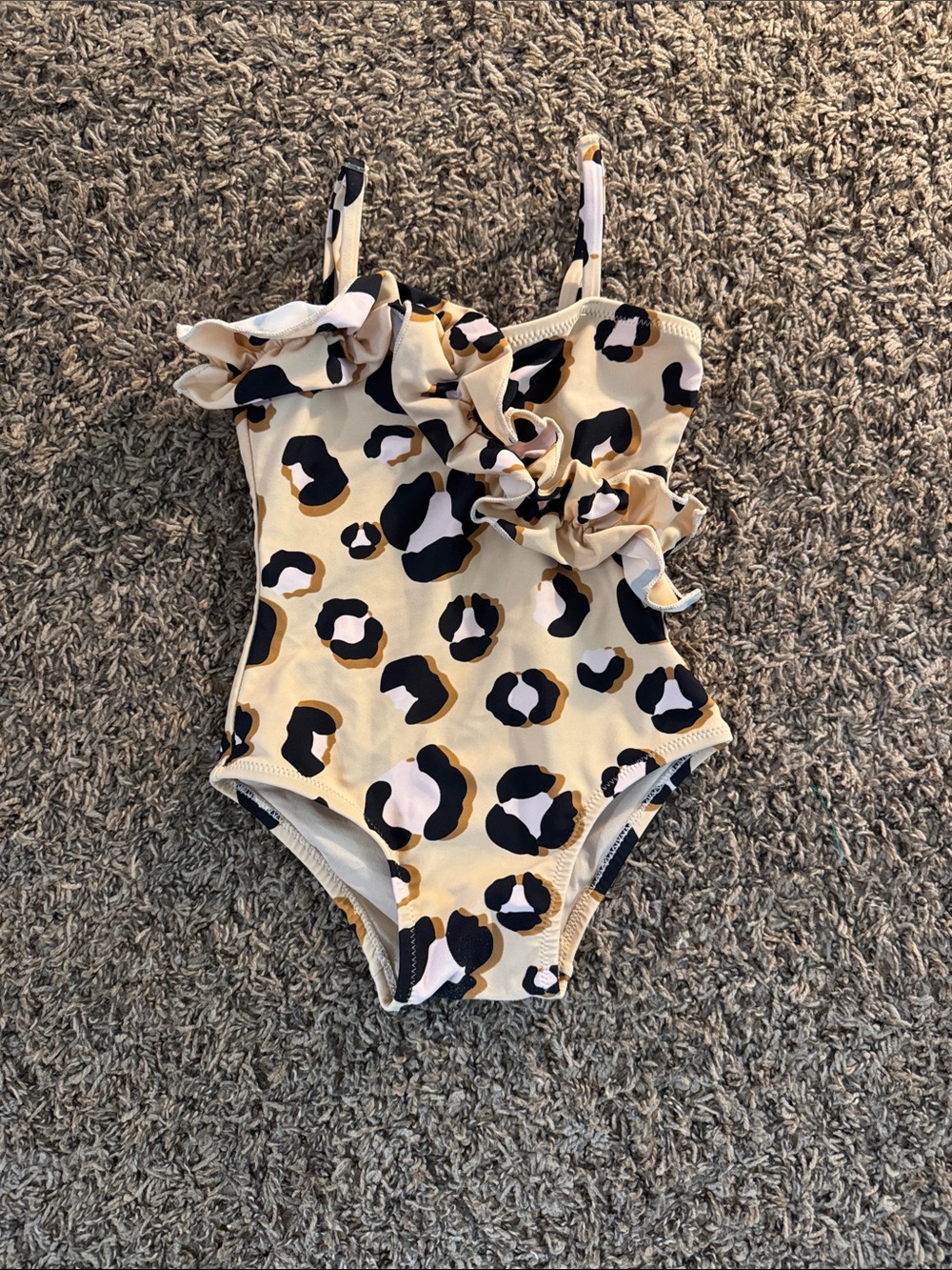 Leopard swimsuit with cute ruffle detail